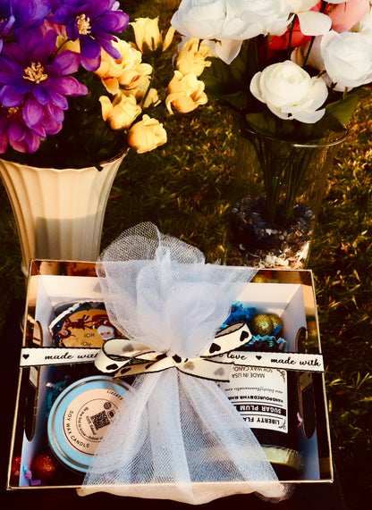 FESTIVE FLAME GIFT BOX