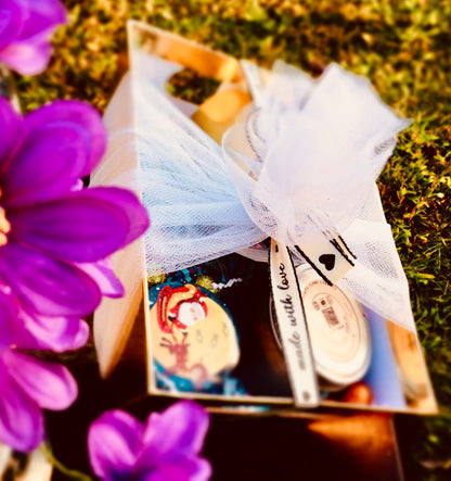 FESTIVE FLAME GIFT BOX